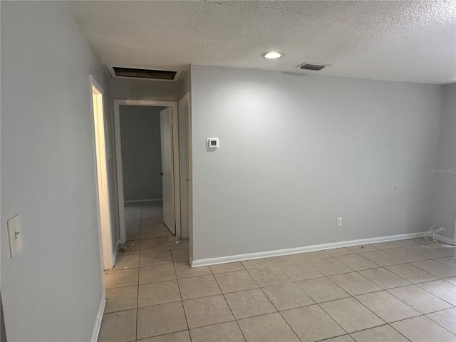 8215 N KLONDYKE STREET, Tampa, FL 33604