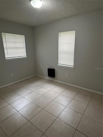 8215 N KLONDYKE STREET, Tampa, FL 33604