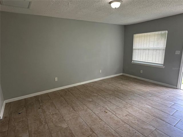 8215 N KLONDYKE STREET, Tampa, FL 33604
