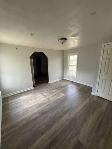 1202 Parker St, Columbia, TN 38401