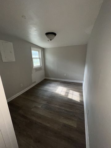 1202 Parker St, Columbia, TN 38401