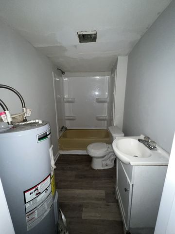 1202 Parker St, Columbia, TN 38401