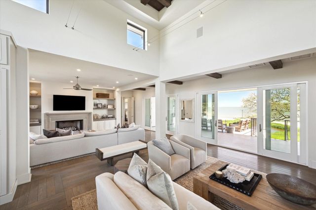 633 Quintana Roo Place, Seabrook, TX 77586