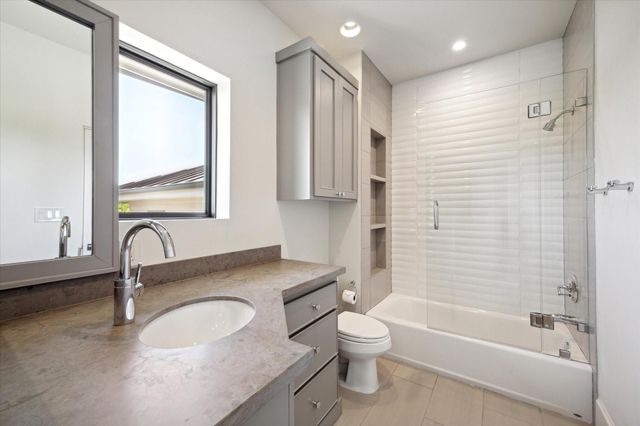 633 Quintana Roo Place, Seabrook, TX 77586