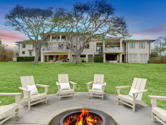 633 Quintana Roo Place, Seabrook, TX 77586