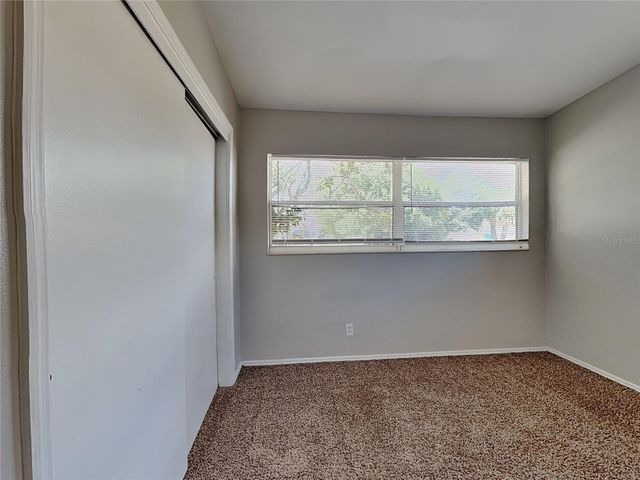 6484 44TH AVENUE N, Kenneth City, FL 33709