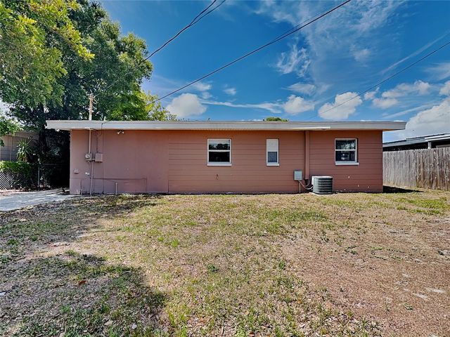 6484 44TH AVENUE N, Kenneth City, FL 33709