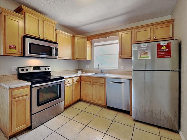 6484 44TH AVENUE N, Kenneth City, FL 33709