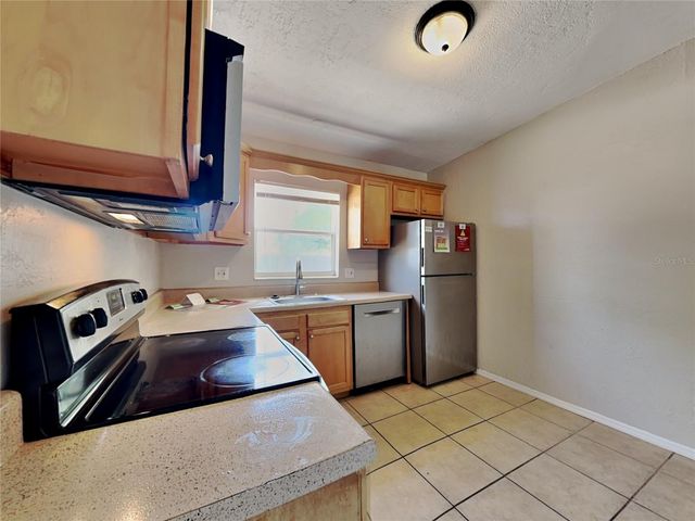 6484 44TH AVENUE N, Kenneth City, FL 33709