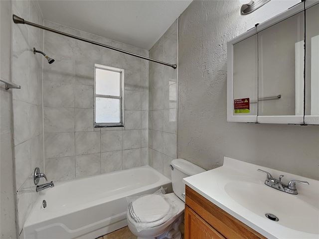 6484 44TH AVENUE N, Kenneth City, FL 33709