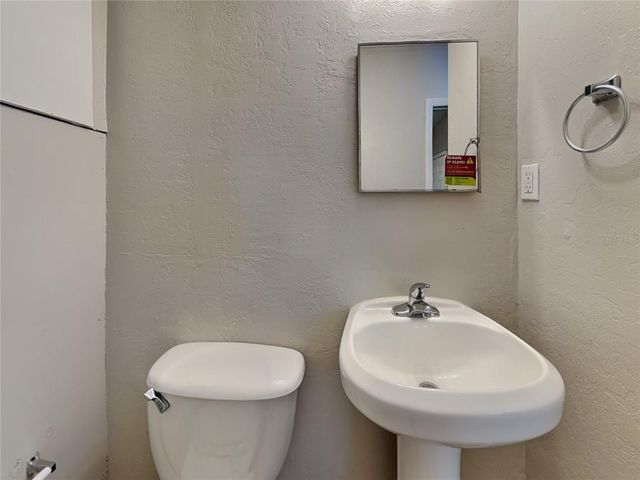 6484 44TH AVENUE N, Kenneth City, FL 33709