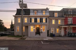 202 W UNION ST, Burlington, NJ 08016