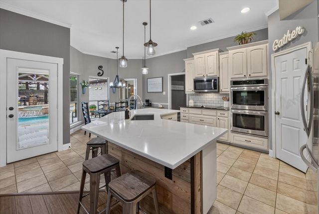 2016 Spinnaker Lane, Azle, TX 76020