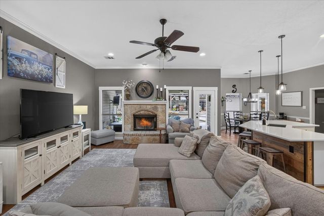 2016 Spinnaker Lane, Azle, TX 76020