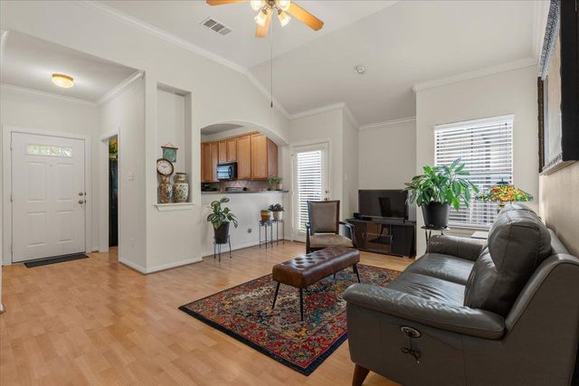 6801 Beckett RD 143L, Austin, TX 78749