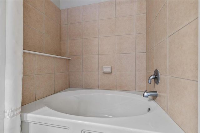 6801 Beckett RD 143L, Austin, TX 78749