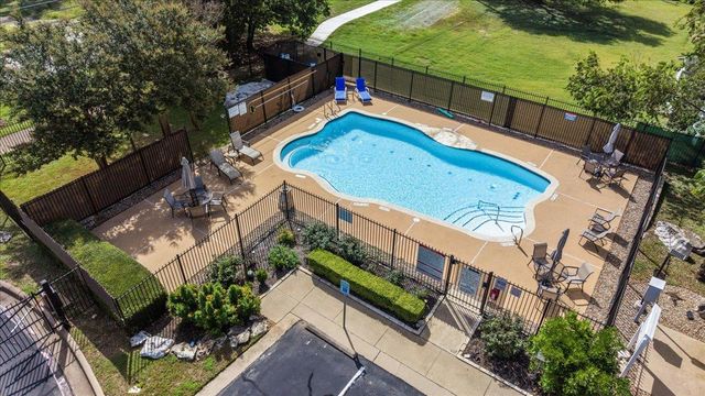 6801 Beckett RD 143L, Austin, TX 78749