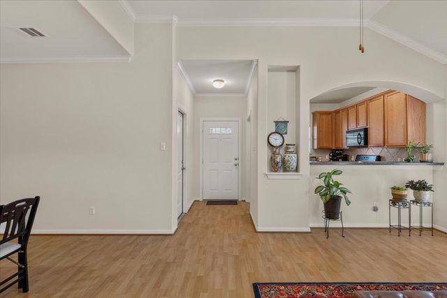 6801 Beckett RD 143L, Austin, TX 78749