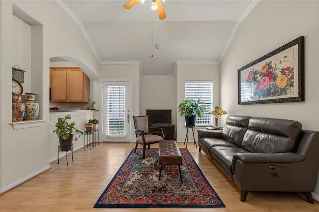 6801 Beckett RD 143L, Austin, TX 78749