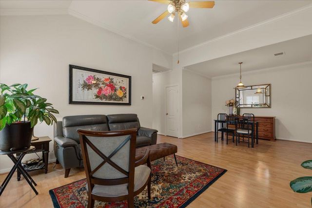 6801 Beckett RD 143L, Austin, TX 78749