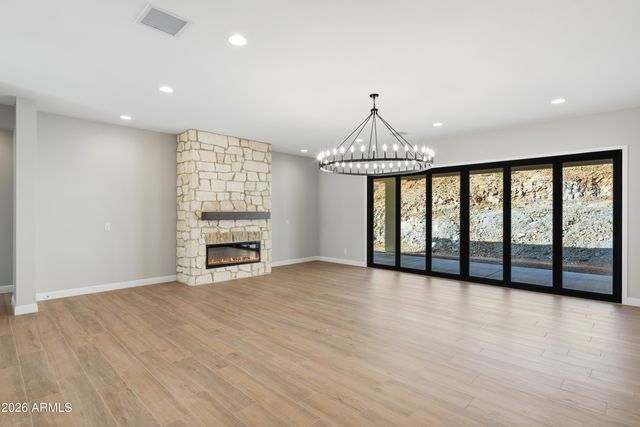 1687 E Creek Canyon Road, Phoenix, AZ 85086