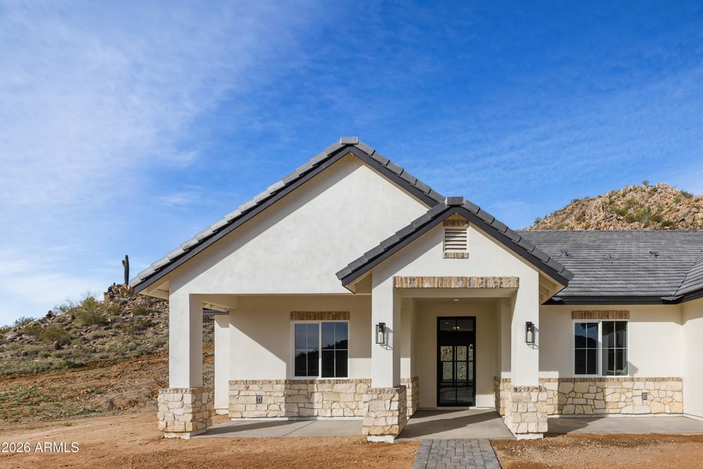 1687 E Creek Canyon Road, Phoenix, AZ 85086