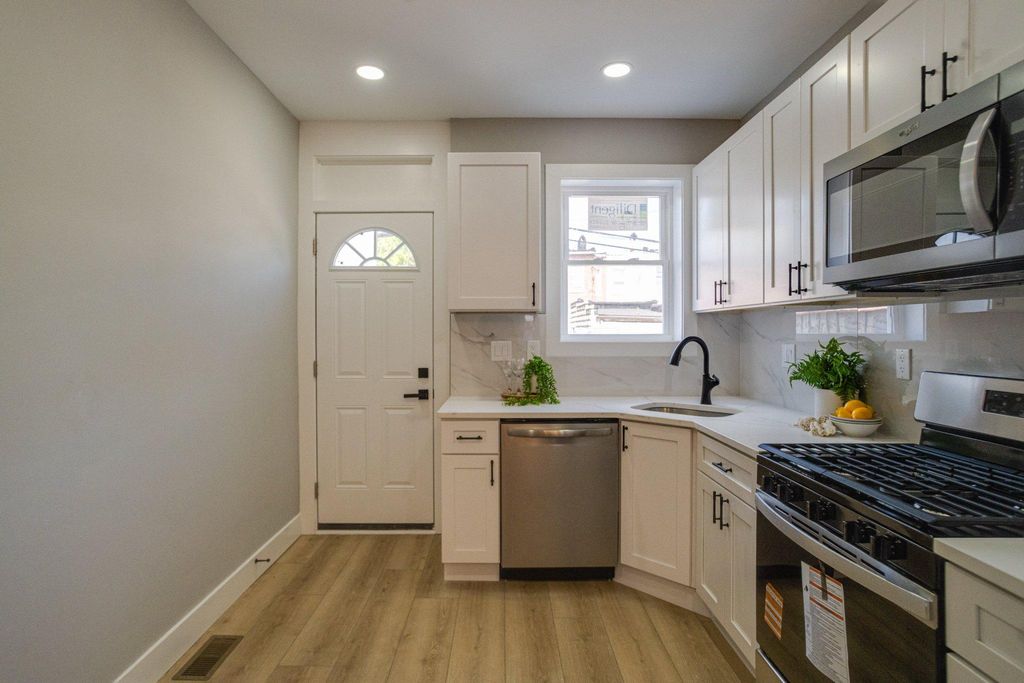 Image 16 of property listing at 2842 MAYFIELD AVE, Baltimore, MD 21213