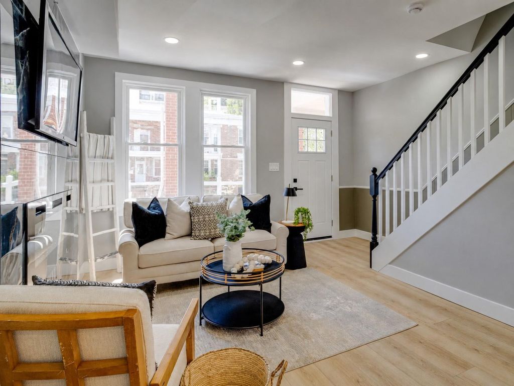 Image 5 of property listing at 2842 MAYFIELD AVE, Baltimore, MD 21213