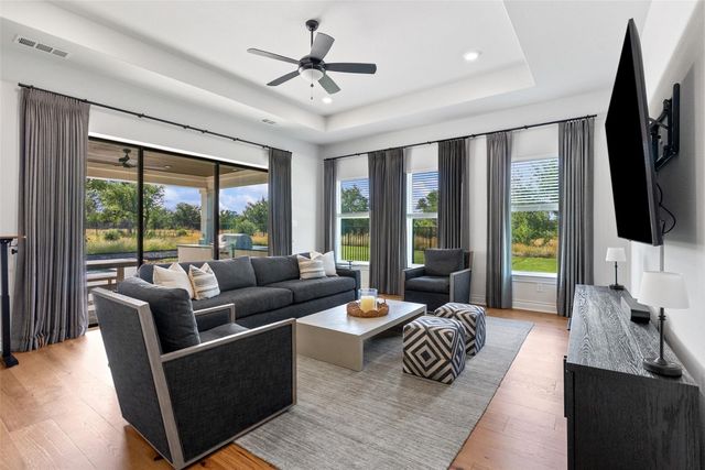412 Oakpark DR, Spicewood, TX 78669