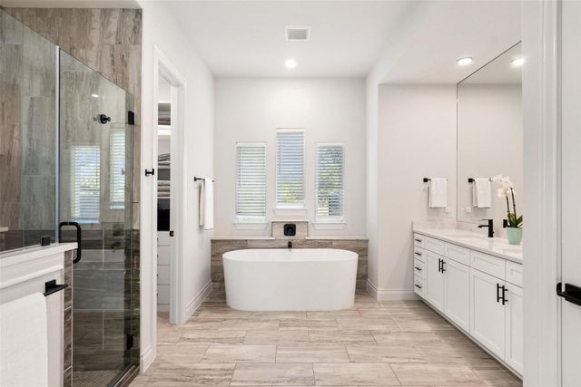 412 Oakpark DR, Spicewood, TX 78669