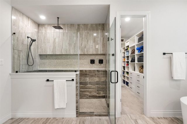 412 Oakpark DR, Spicewood, TX 78669