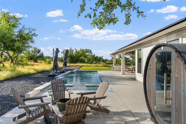 412 Oakpark DR, Spicewood, TX 78669