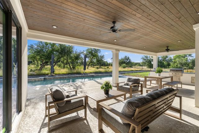 412 Oakpark DR, Spicewood, TX 78669
