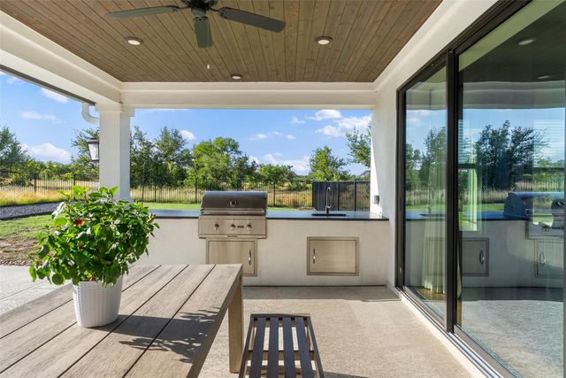 412 Oakpark DR, Spicewood, TX 78669