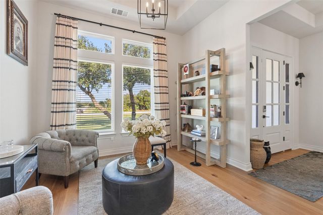 412 Oakpark DR, Spicewood, TX 78669