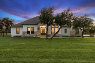 412 Oakpark DR, Spicewood, TX 78669