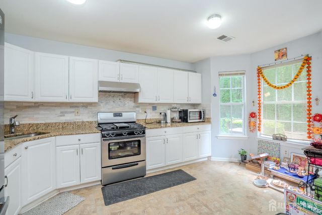 22 Amy Drive, North Brunswick, NJ 08902