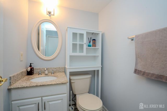 22 Amy Drive, North Brunswick, NJ 08902