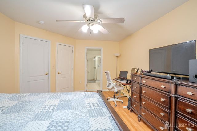 22 Amy Drive, North Brunswick, NJ 08902