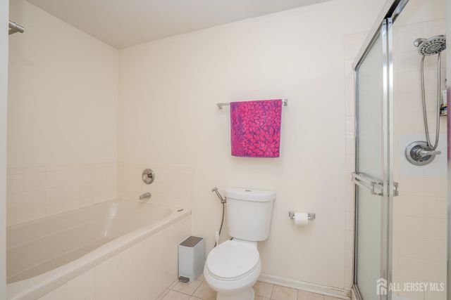 22 Amy Drive, North Brunswick, NJ 08902