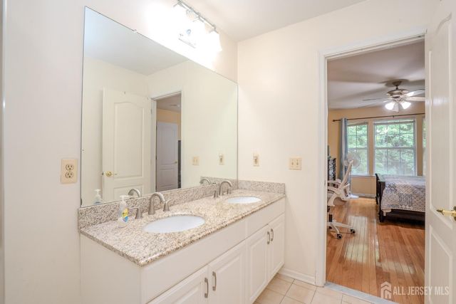 22 Amy Drive, North Brunswick, NJ 08902