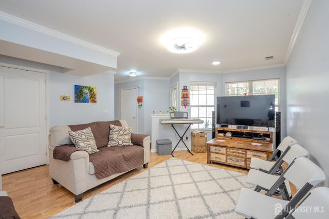 22 Amy Drive, North Brunswick, NJ 08902