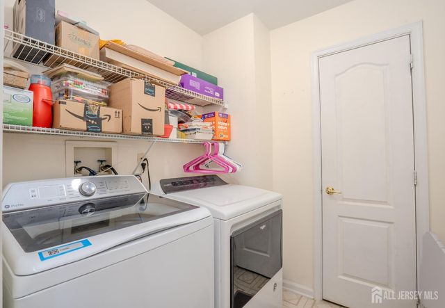 22 Amy Drive, North Brunswick, NJ 08902
