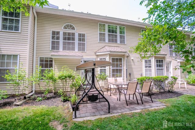 22 Amy Drive, North Brunswick, NJ 08902
