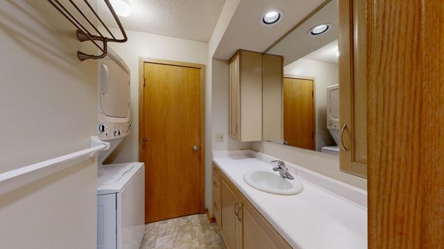 1916 Greenview Place SW, Rochester, MN 55902