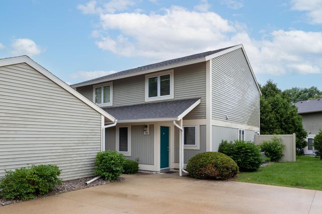 1916 Greenview Place SW, Rochester, MN 55902
