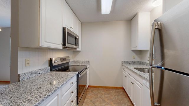 1916 Greenview Place SW, Rochester, MN 55902
