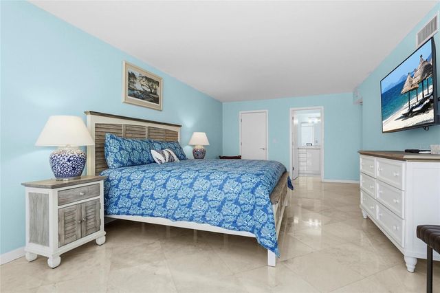 2425 GULF OF MEXICO DRIVE 8C, Longboat Key, FL 34228