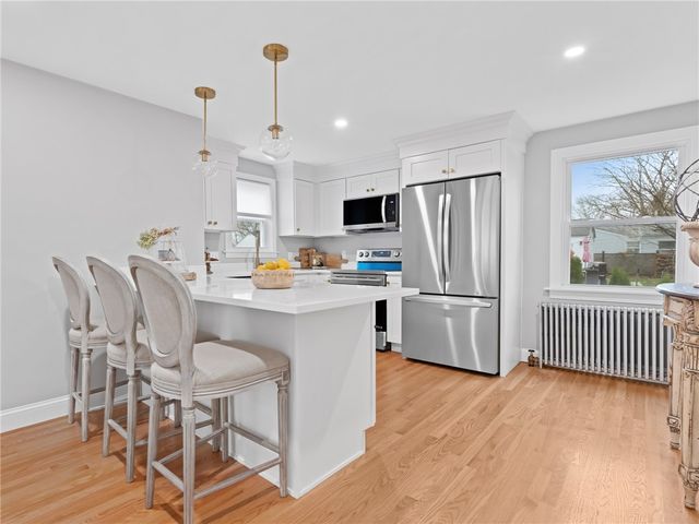 41 Drake Road, Warwick, RI 02888