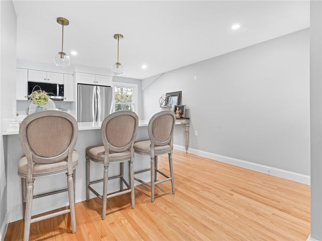 41 Drake Road, Warwick, RI 02888